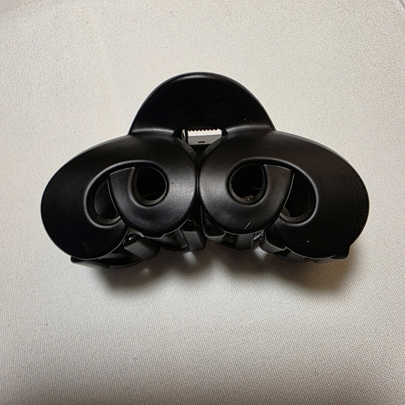 Set of 5 Hair Claw Clips in Neutral Tones - Picture 4 of 9